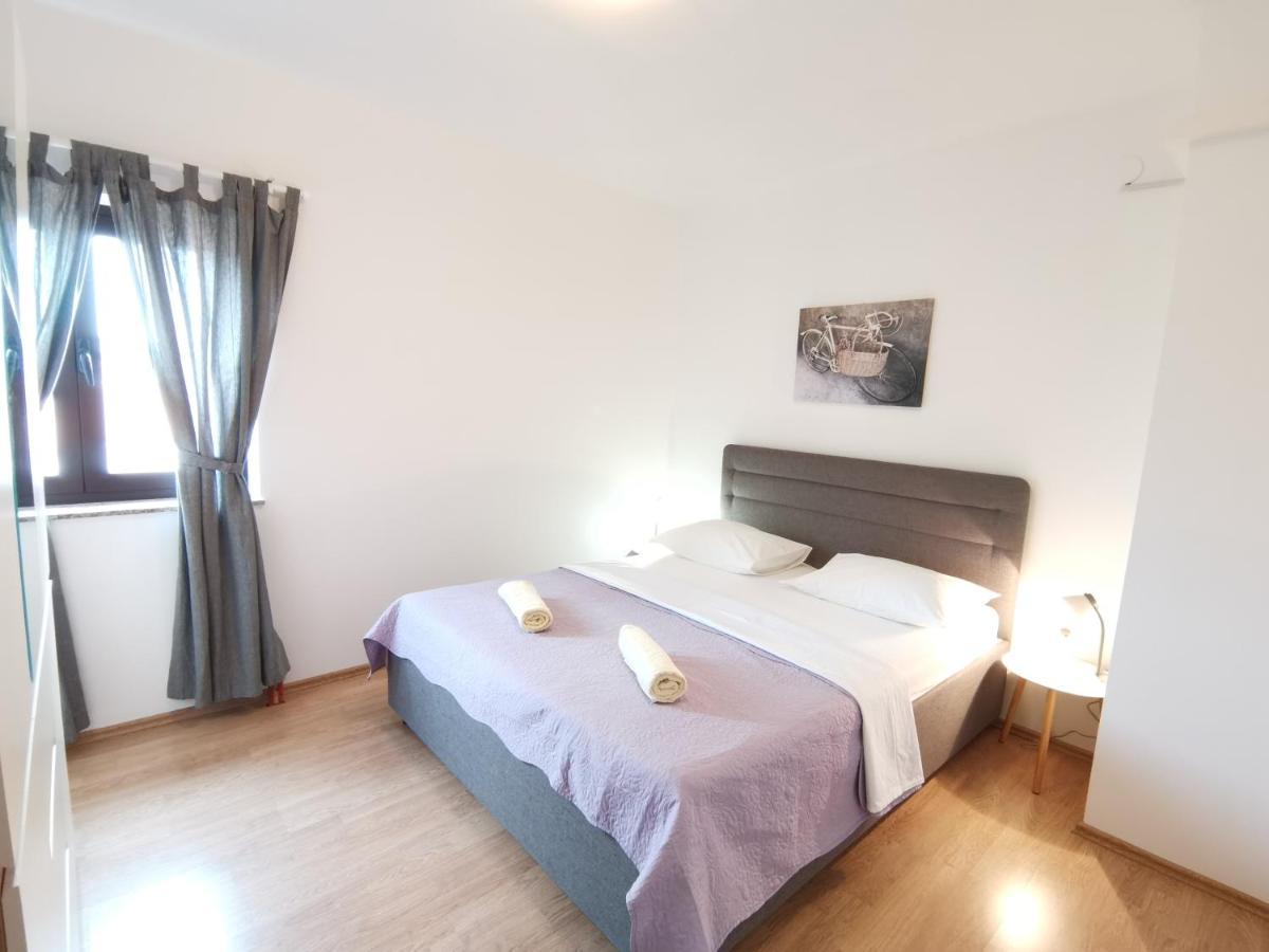Apartman Sintic Krk Town Exterior foto