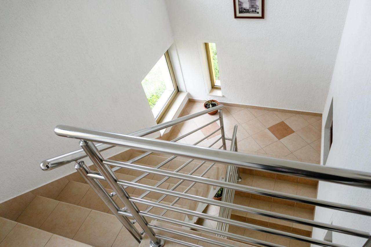 Apartman Sintic Krk Town Exterior foto