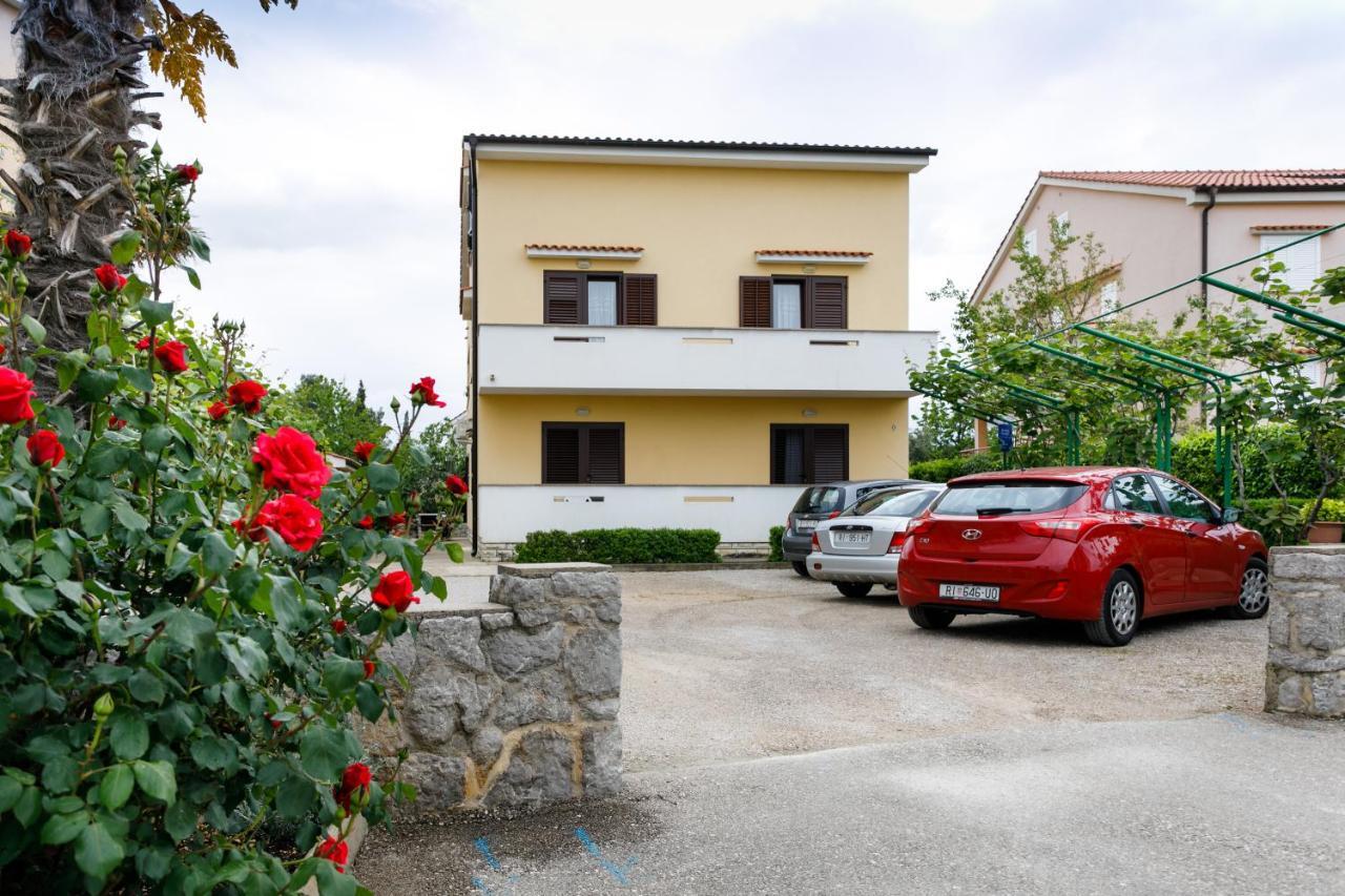 Apartman Sintic Krk Town Exterior foto